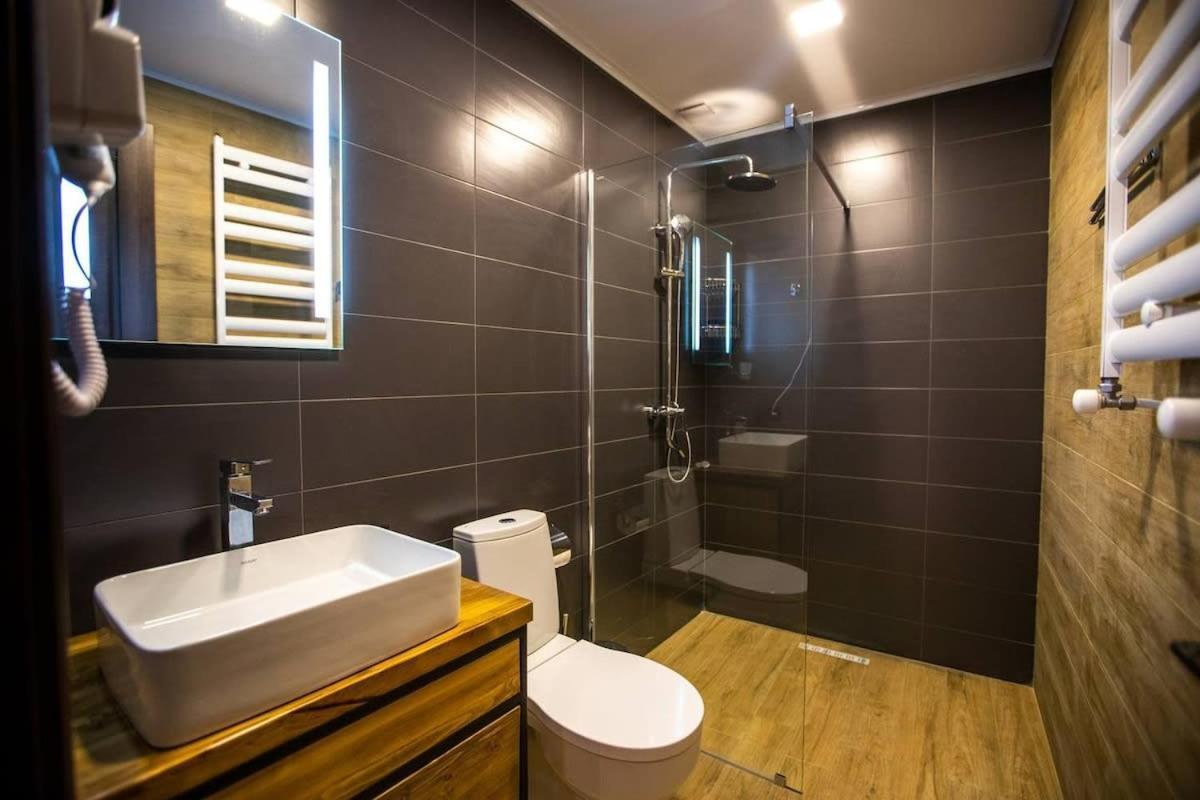 3Br Apt W Huge Terrace & Magnificent Views Tbilisi Buitenkant foto