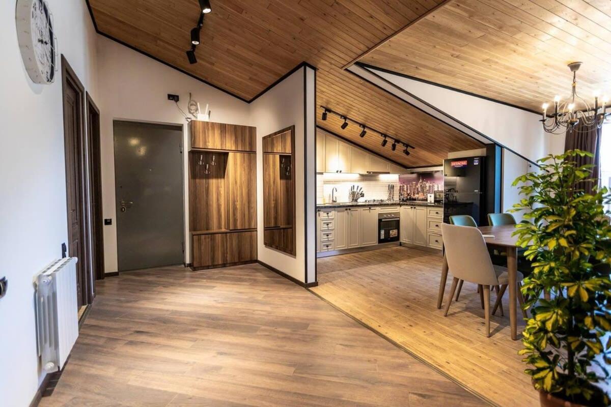 3Br Apt W Huge Terrace & Magnificent Views Tbilisi Buitenkant foto