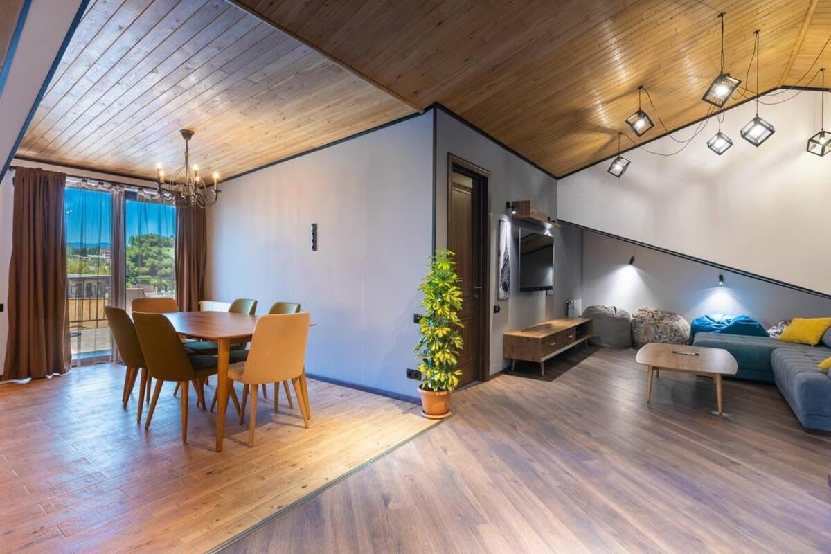 3Br Apt W Huge Terrace & Magnificent Views Tbilisi Buitenkant foto