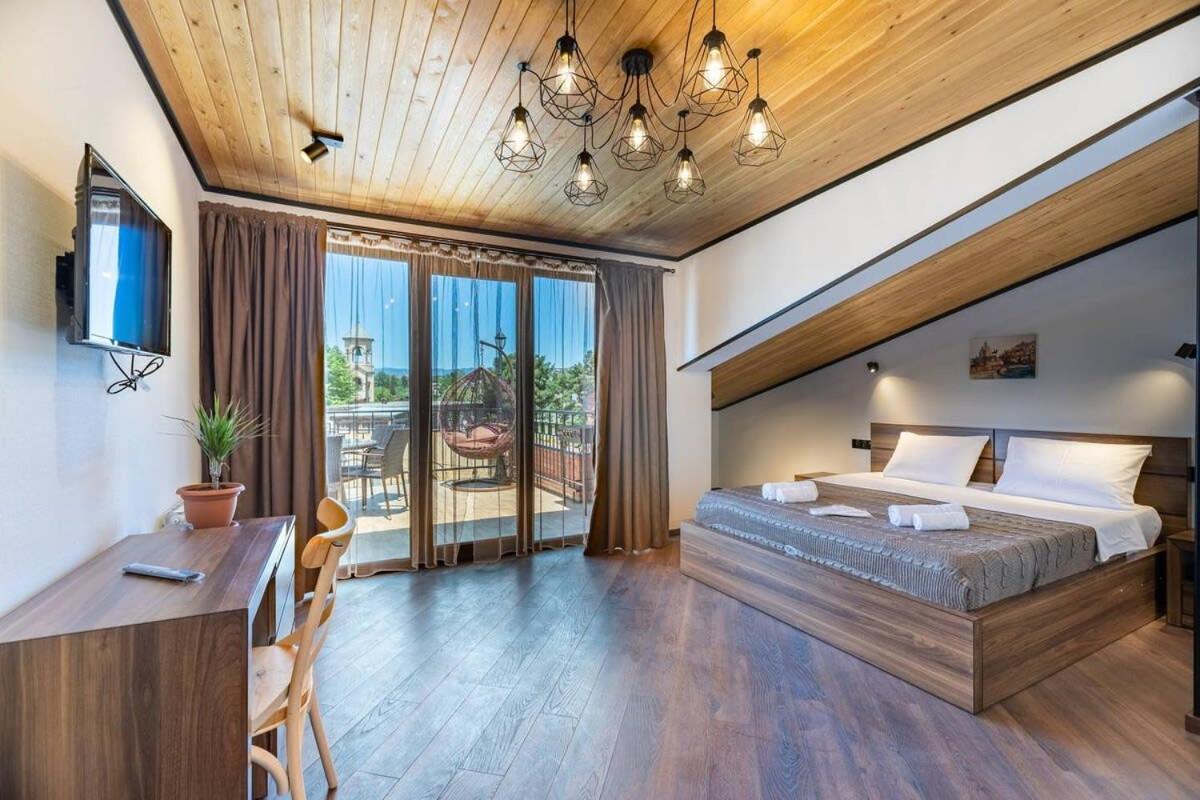 3Br Apt W Huge Terrace & Magnificent Views Tbilisi Buitenkant foto