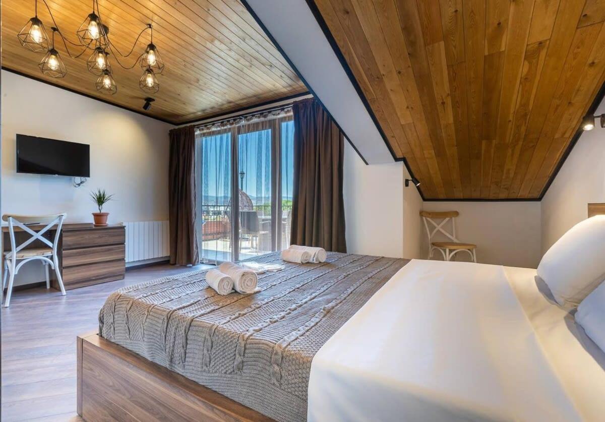 3Br Apt W Huge Terrace & Magnificent Views Tbilisi Buitenkant foto